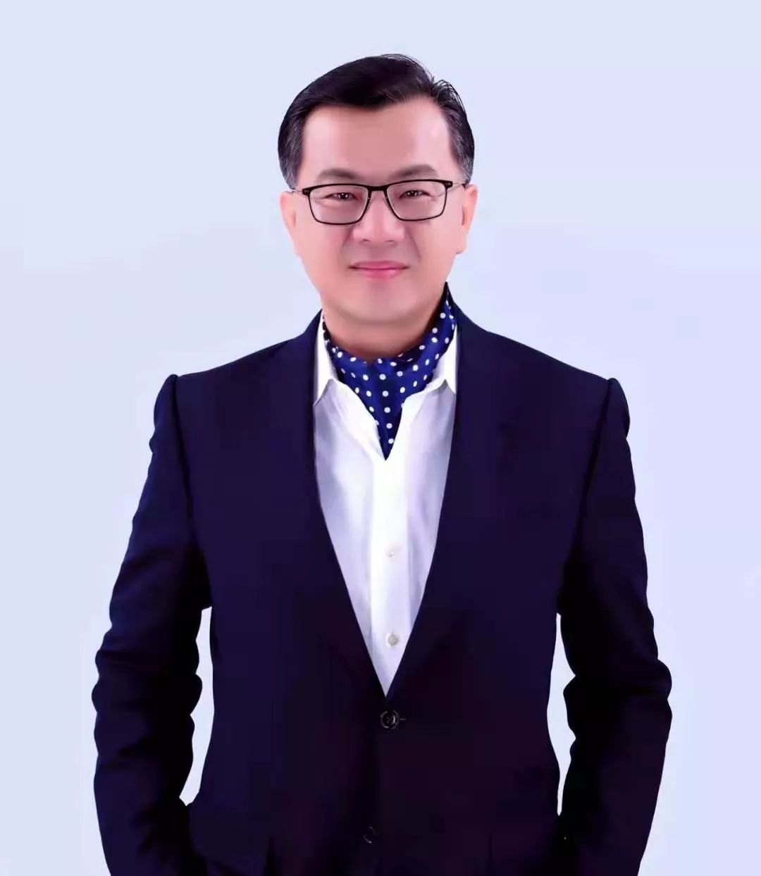 刘润对话卫哲：阿里巴巴唯一生产的产品，就是干部