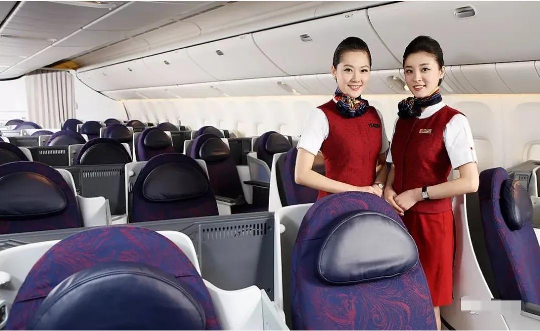 中国国际航空空姐黑白制服,各大航空公司制服照片