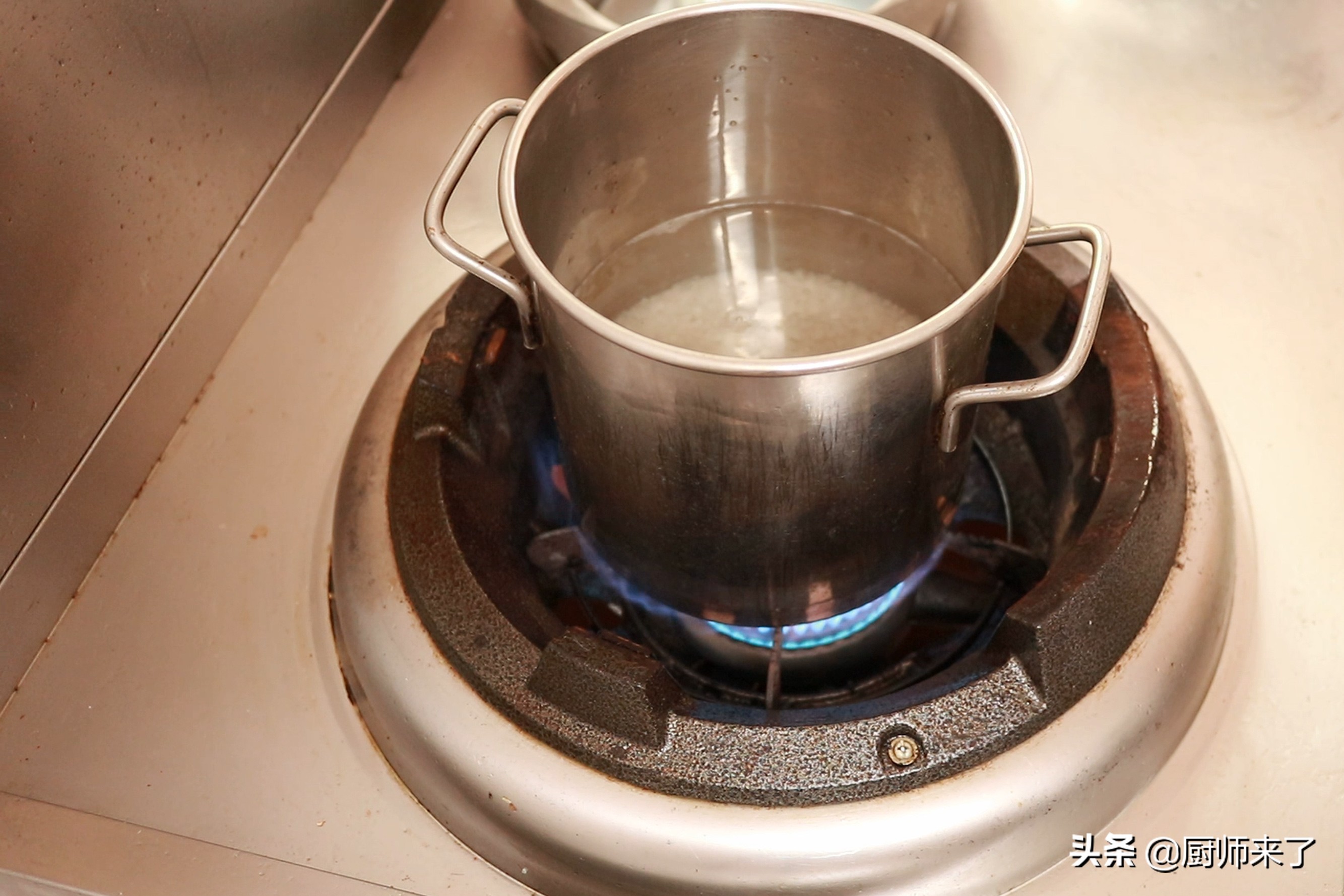 花椒盐水鸭怎么做好吃视频教学,花椒盐水鸭的正宗做法