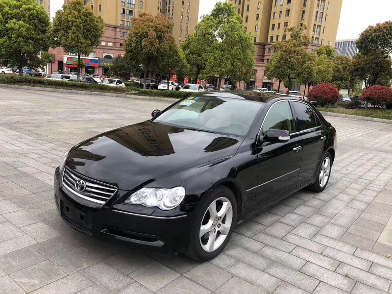 花十几个w买14年的锐志值吗,0506年的锐志值不值得买