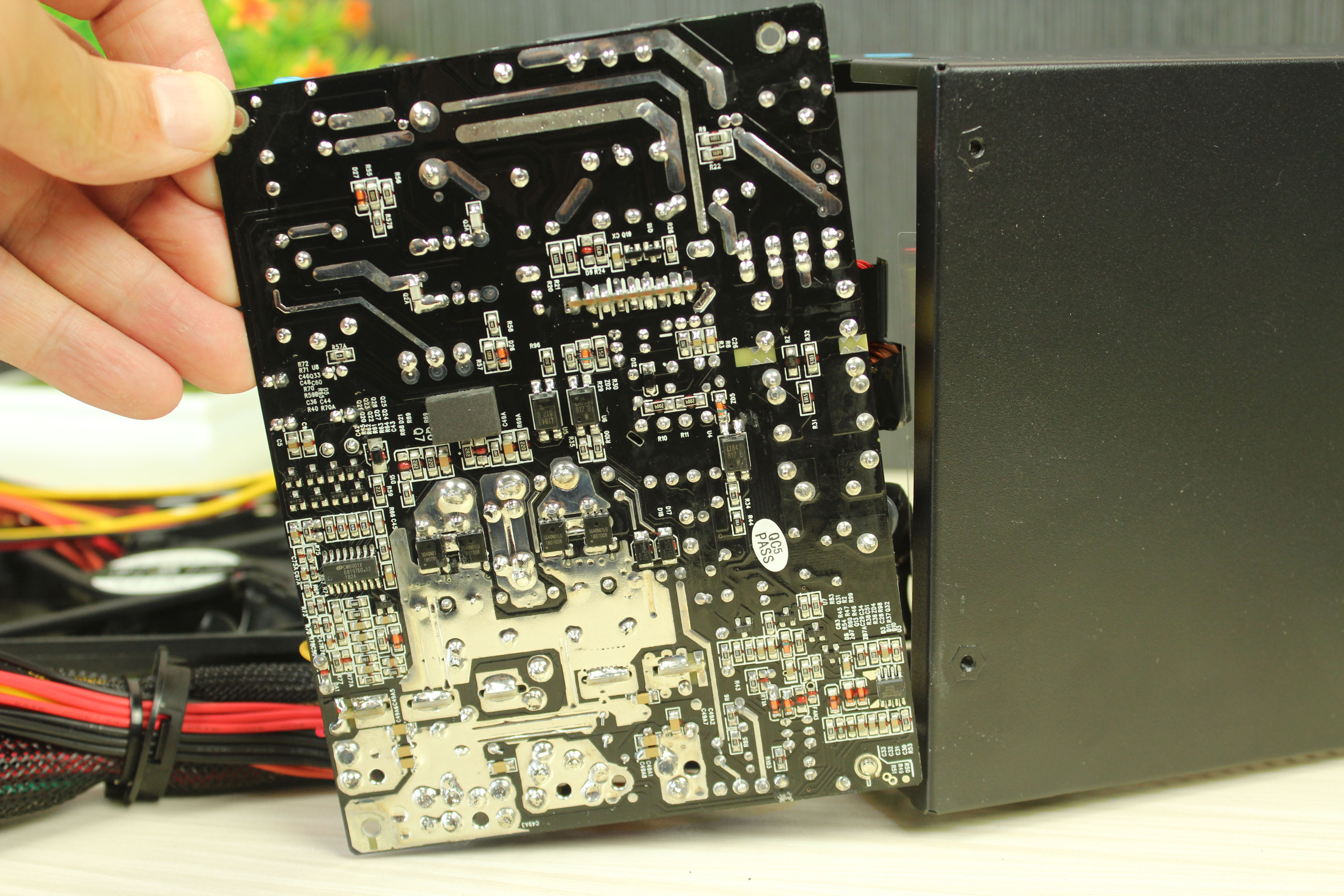 鑫谷gp700g黑金版是低端电源吗,鑫谷750w80plus靠谱吗