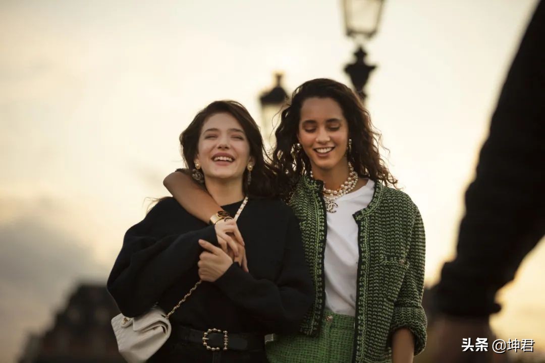 chanel香奈儿新款22bag,chanel香奈儿双c大logo大号机场包