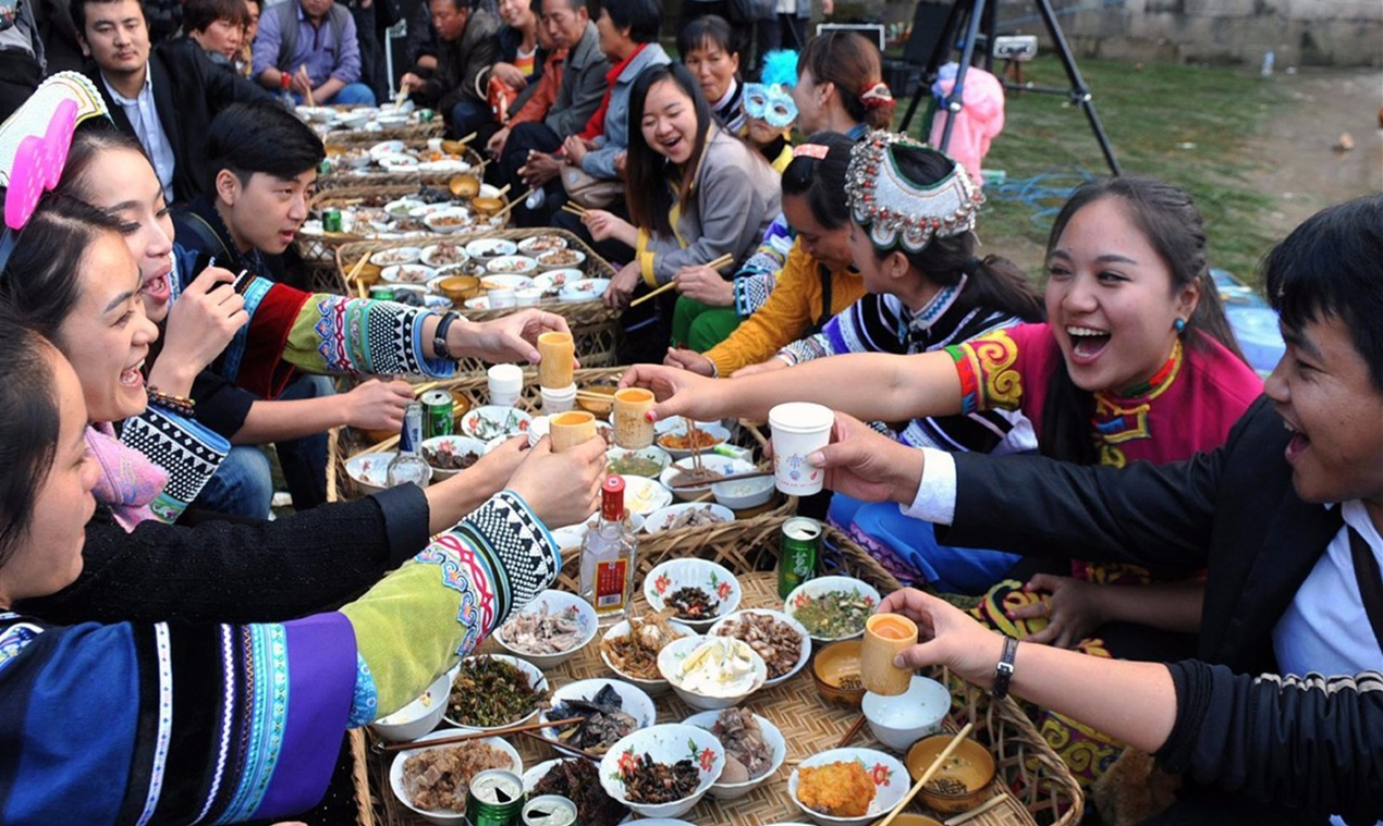 少数民族的奇异婚俗,少数民族奇特的婚嫁