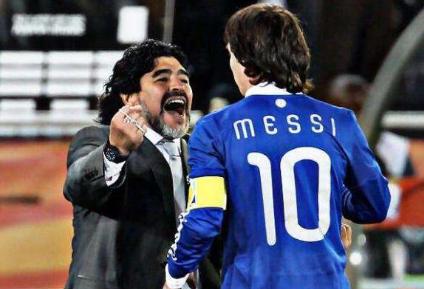 阿根廷球员对马拉多纳的评价,阿根廷球迷评价梅西马拉多纳