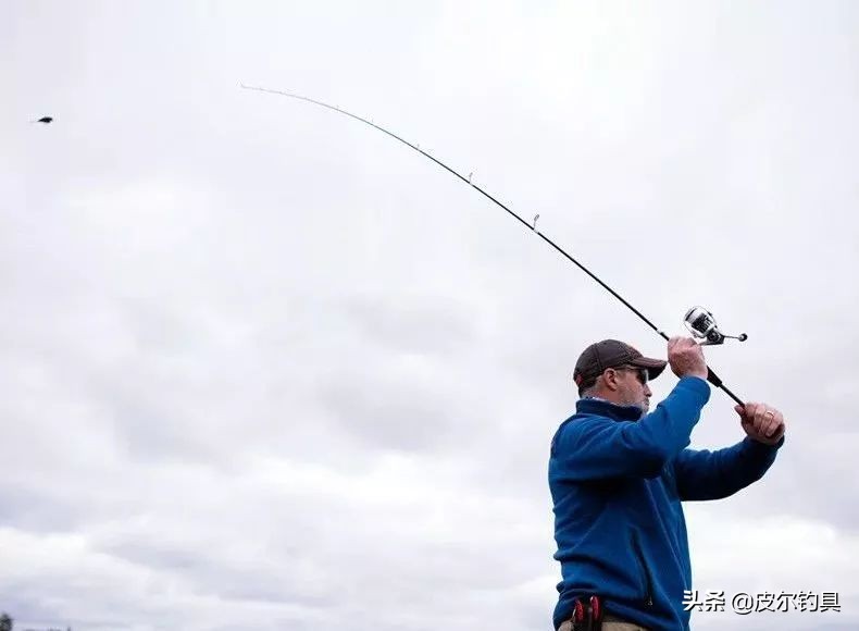 奔乐海钓纺车轮8000和4000区别,奔乐纺车轮实战视频