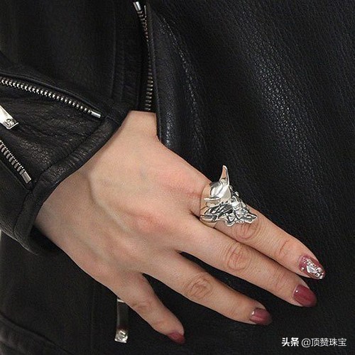 EVA福音战士又出新戒指周边，9万一枚你买吗