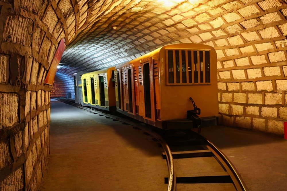 唐山地震完整版,唐山地震游玩