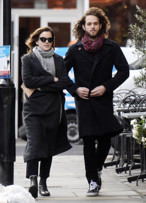 赫敏结婚了,赫敏最终和谁结了婚