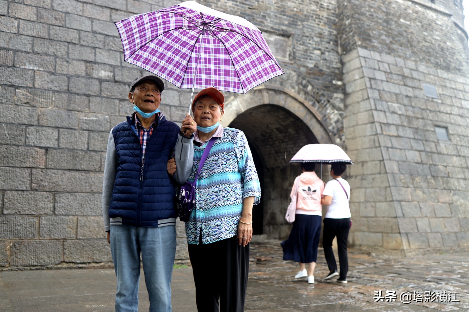 月是故乡明向我们展现了什么,月是故乡明游子思完整版