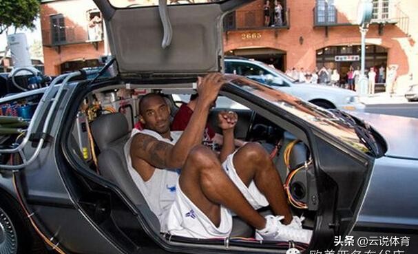 NBA巨星从不差钱：詹皇18岁开2003悍马H2