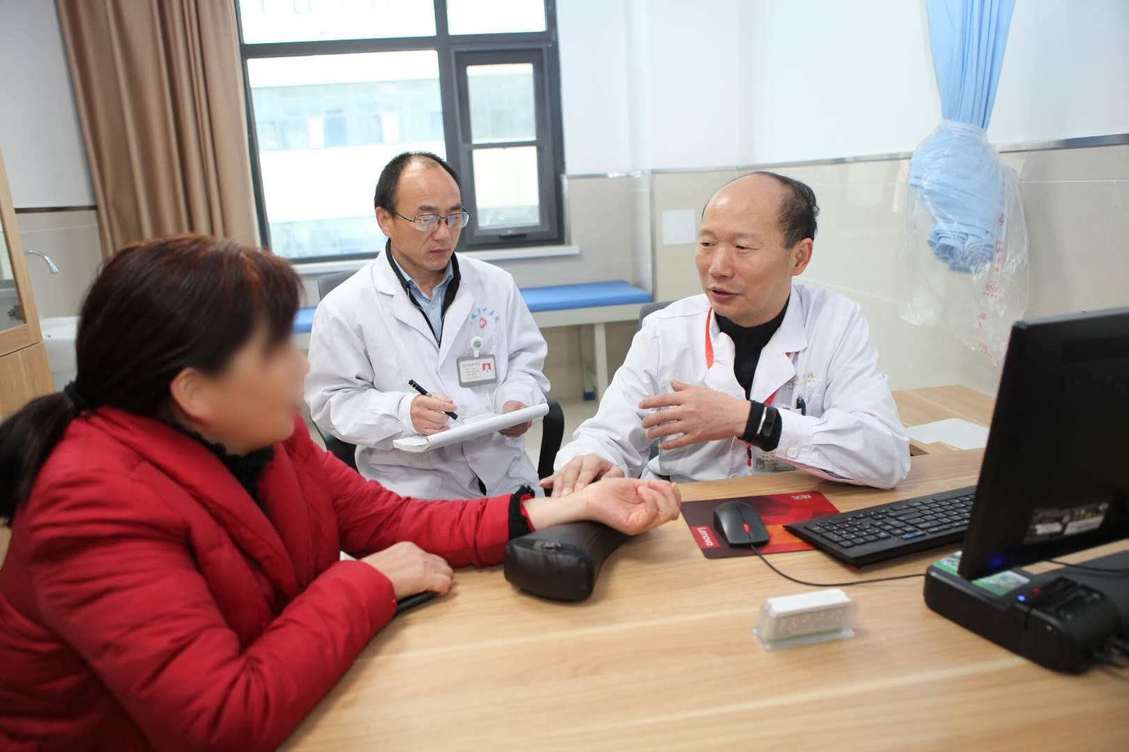 刘学伟看白癜风怎么样,河南皮肤科医生刘学伟