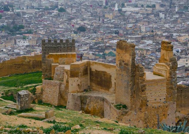 非洲一座千年古城,充斥着一股奇怪的臭味,游客却称这里为天堂