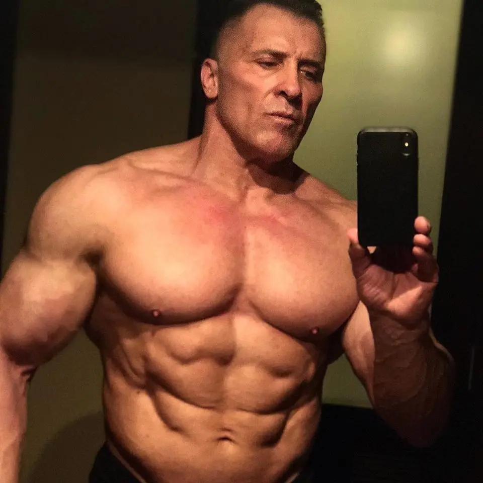 7位顶尖健美运动员,承认在健美生涯中使用过类固醇