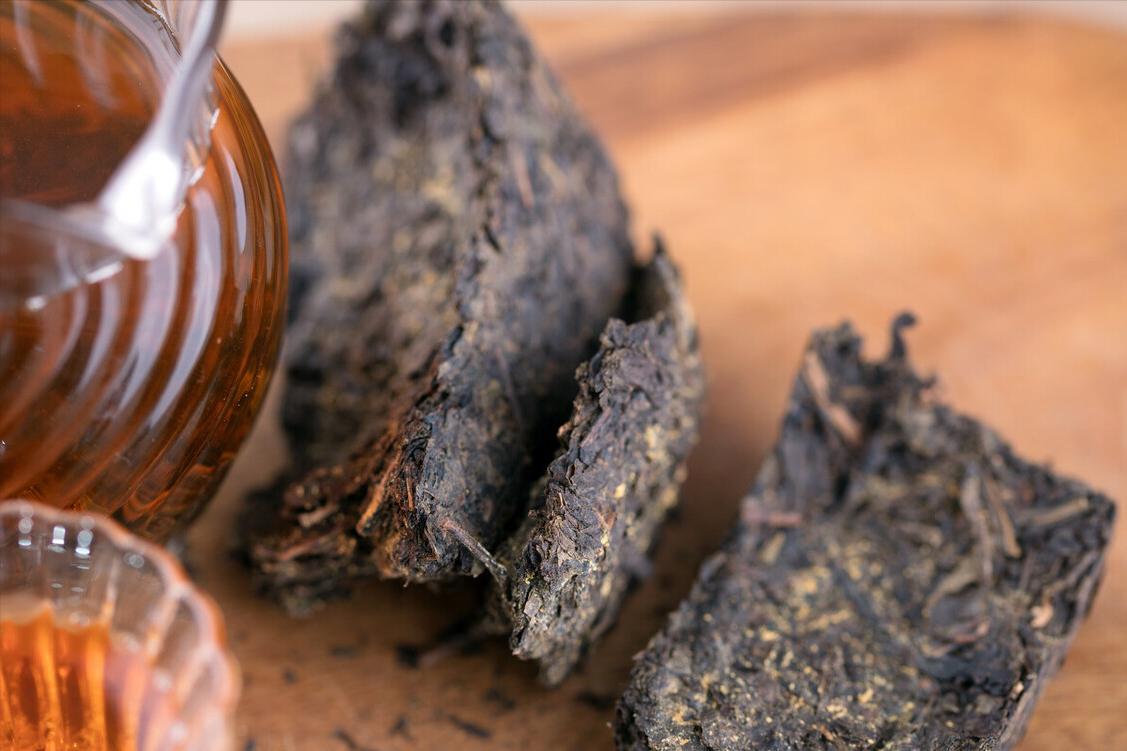 黑茶冲泡煮茶时间多长合适,黑茶冲泡选择多少度水合适