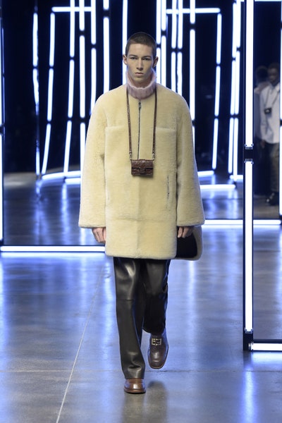 芬迪fendi2021男装,fendi芬迪2023春夏男装时装秀