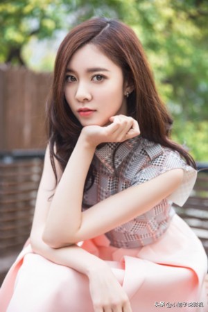 寮犱竴灞辩殑濂虫湅鍙嬫槸瀹嬪闇忓悧,寮犱竴灞辩殑濂冲弸鏄惁鏄畫濡嶉湉