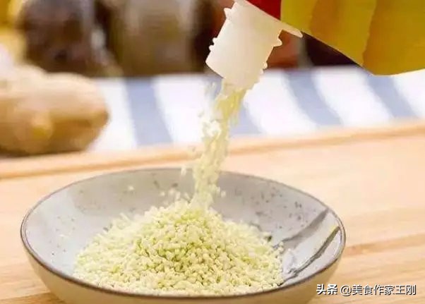 各种厨房调料的做法,厨房调料拉篮的合理用法