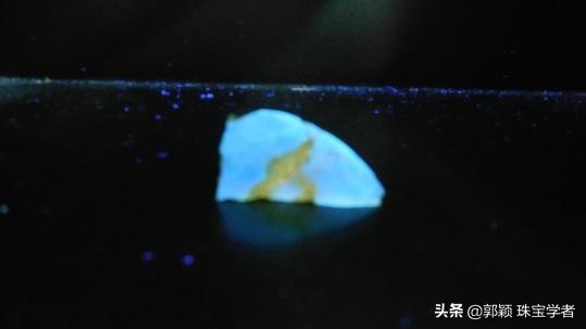 揭穿琥珀整容化妆造假*规则潜**