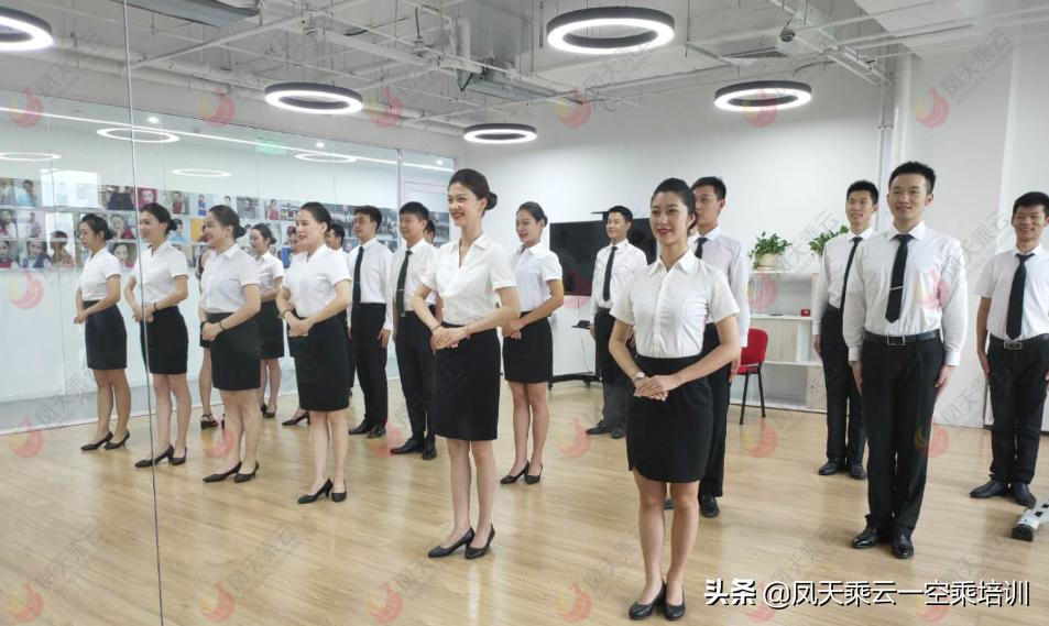 绌轰箻鐜板満闂瓟,绌轰箻闈㈣瘯闂瓟瑙嗛