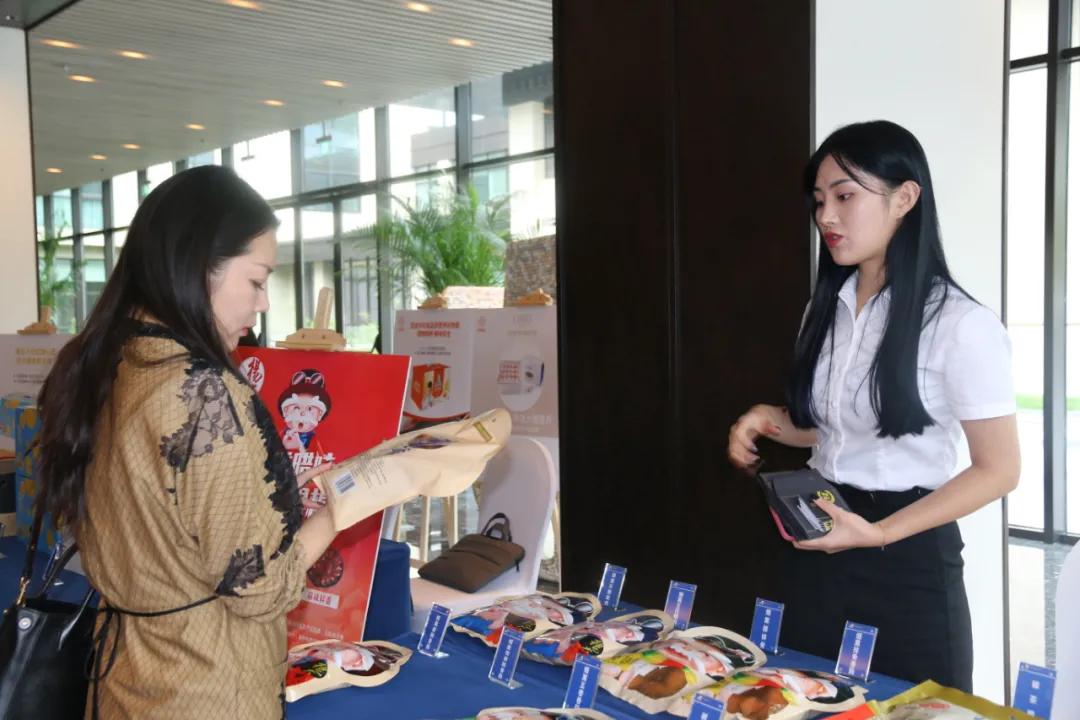 铁骑力士邓兴亮,铁骑力士董事长邓先锋