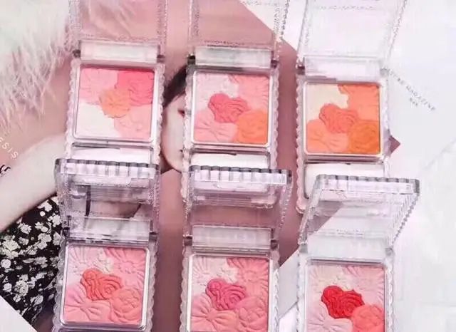 小姐姐化妆上妆,小姐姐的口红妆