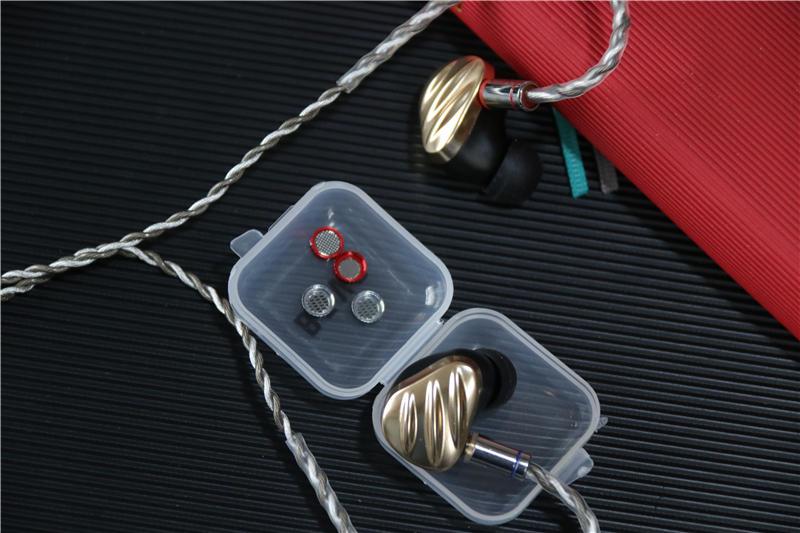 thinkplus双核双动圈hifi耳机,roll百元平价双动圈hifi耳机