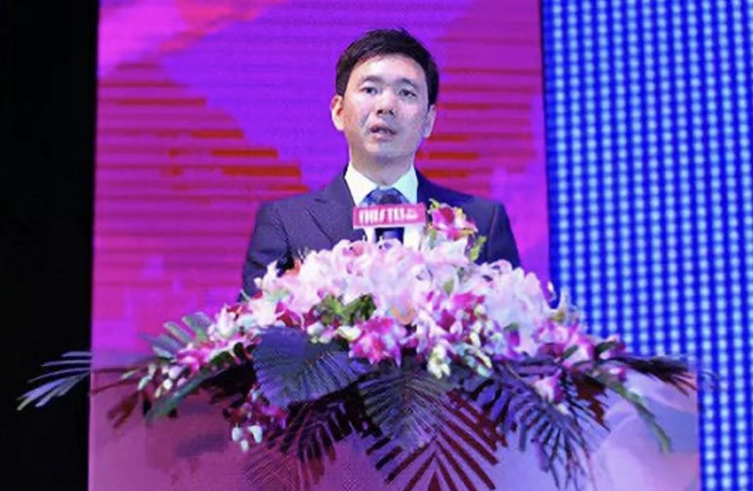 穷小子卖鞋,穷小伙卖鞋