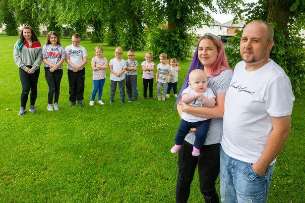 英国妈妈生了11个儿子,英国妈妈生十几个孩子