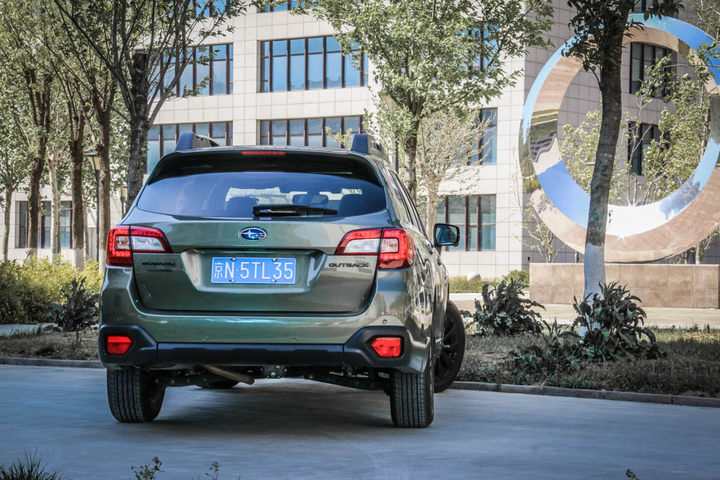 2020款斯巴鲁傲虎特装版黑色,斯巴鲁傲虎2021款特装版