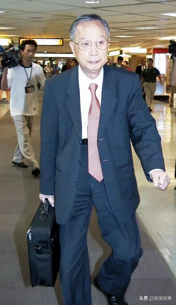 十三年白手起家,从13元起家到百亿商业帝国