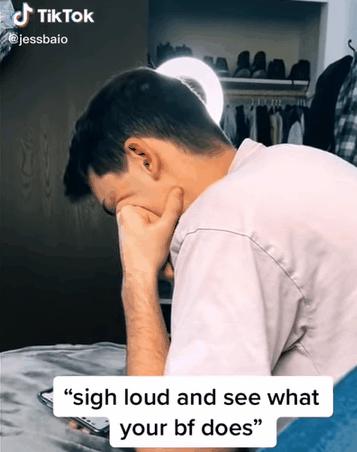 澶栧浗浜哄湪鐢锋湅鍙嬮潰鍓嶇殑鍙规皵,鐩樼偣琚洿鐢锋皵鍒版姄鐙傜殑鐬棿