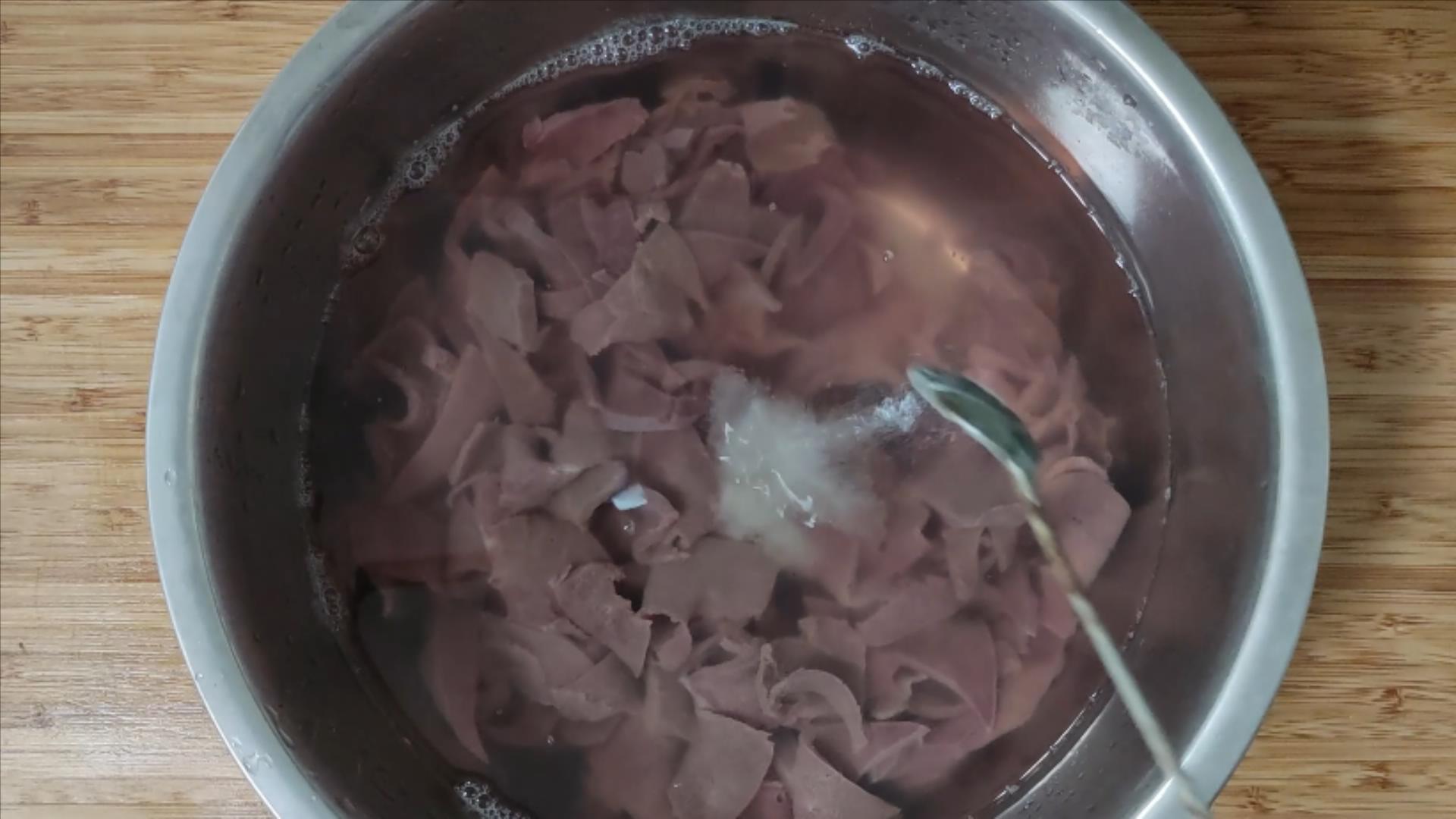 猪肝怎样去除毒素,猪肝怎么样去除腥味又滑嫩