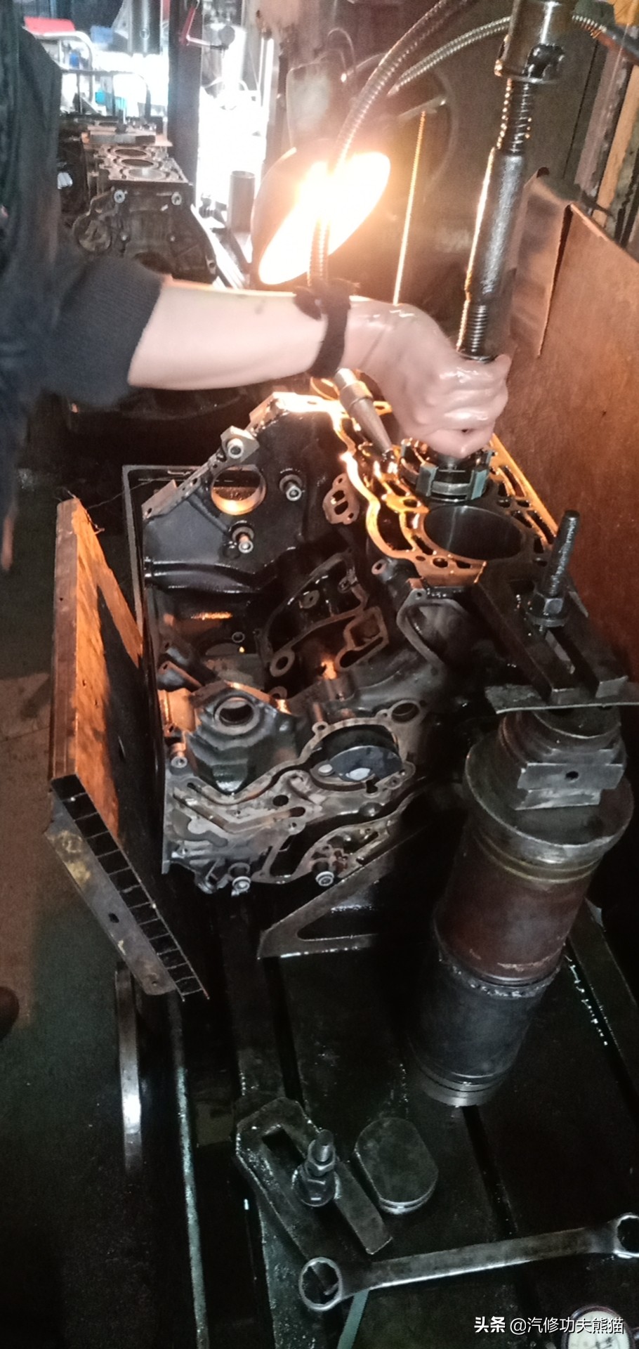 现在最新款的奥迪烧不烧机油,奥迪q7哪年有的柴油