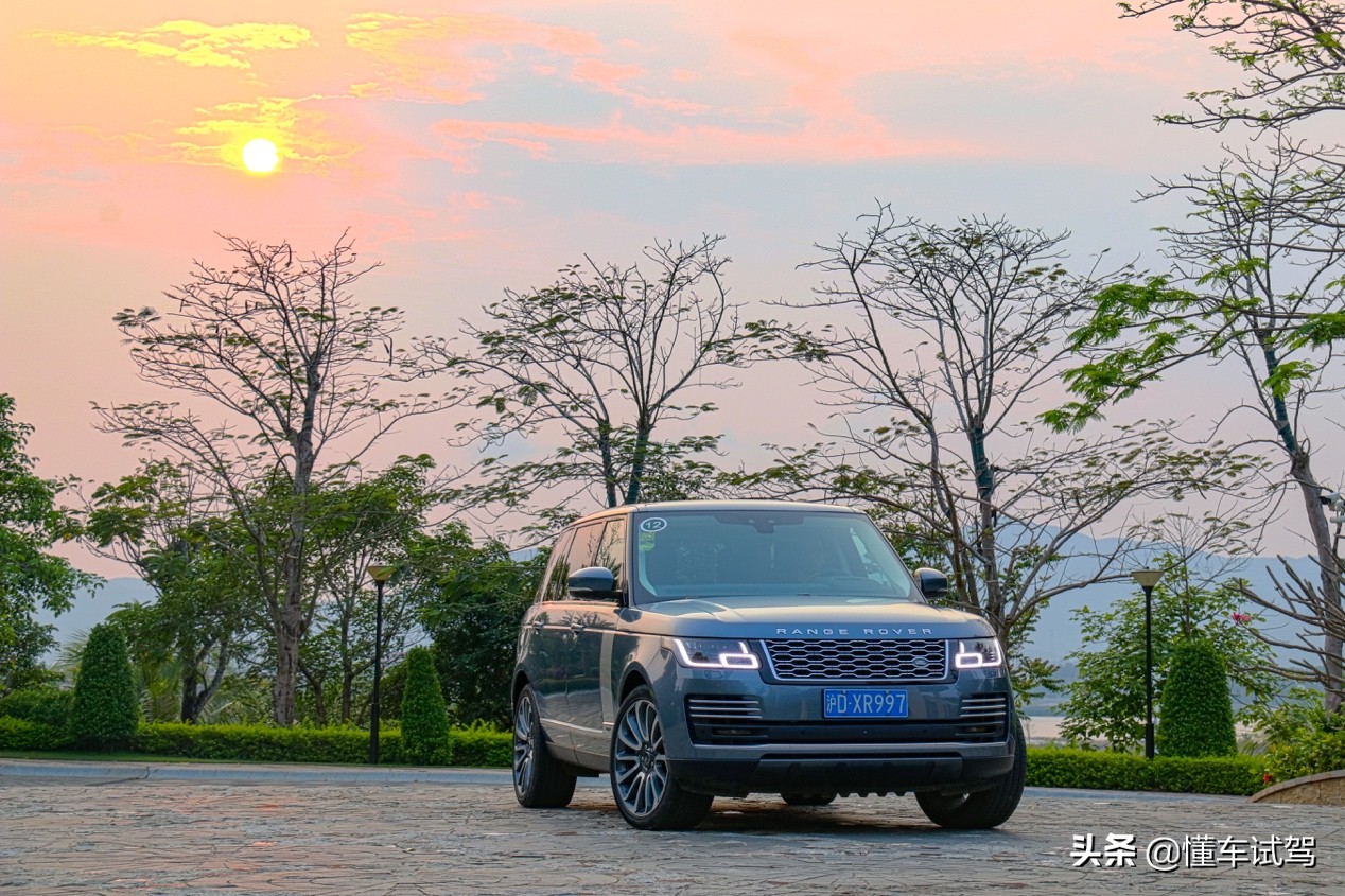 路虎揽胜sva曜夜运动版加长版试驾,14-17款路虎揽胜运动测评