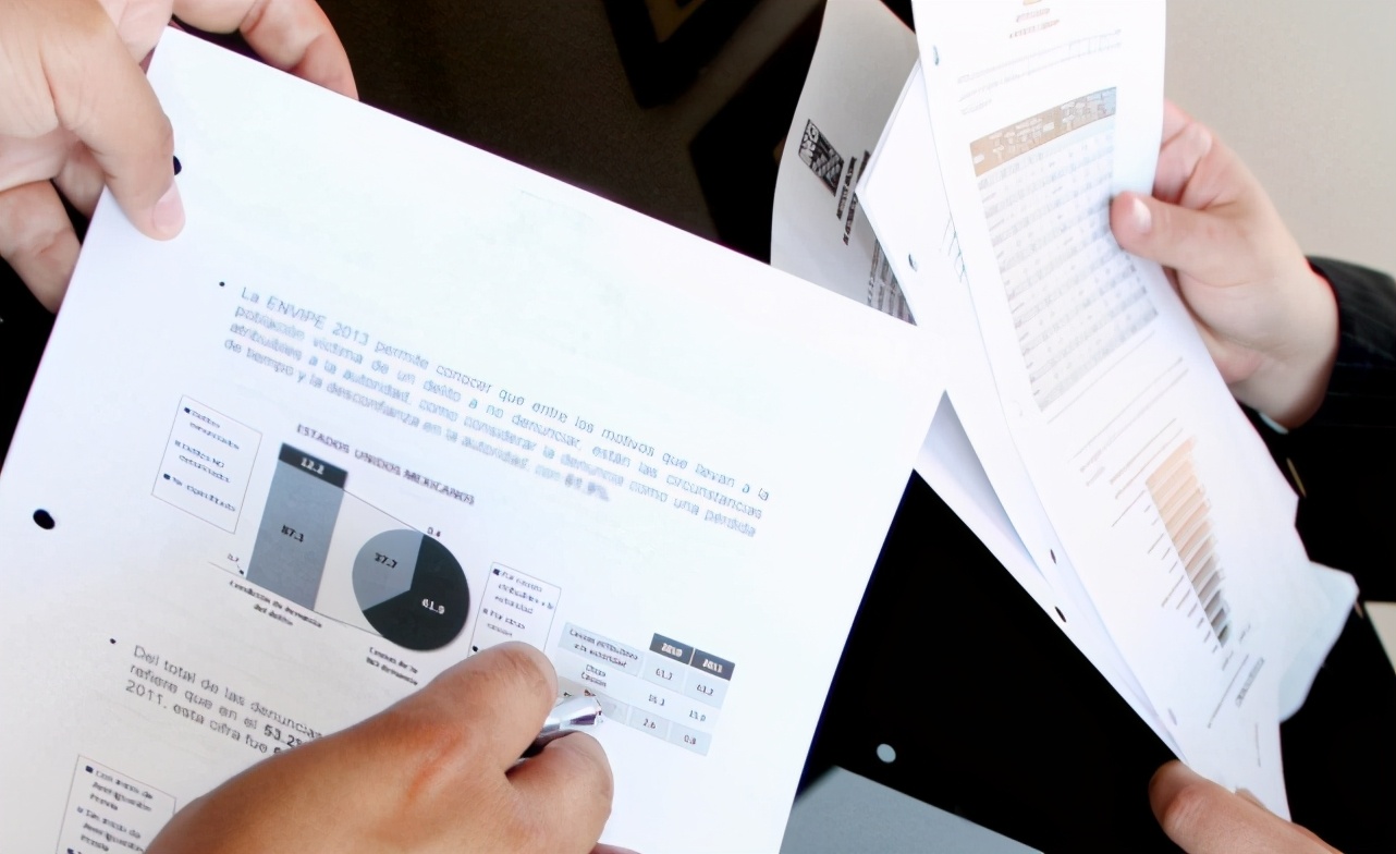 领导欠钱赖着不还，聪明人会通过三种方式来应对，不会得罪领导