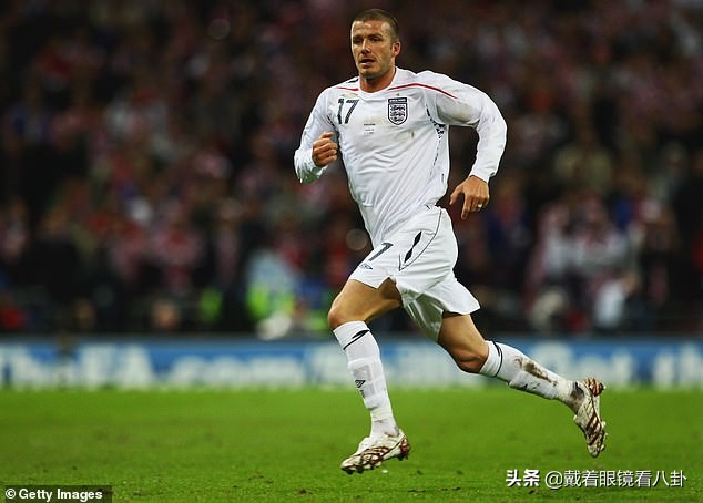 贝克汉姆携儿子看球,贝克汉姆带次子