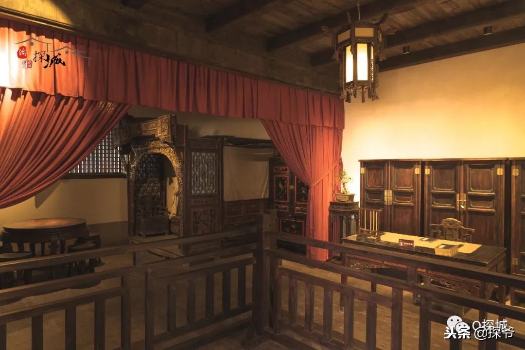 重庆小故宫红墙,重庆魔鬼山城一日游