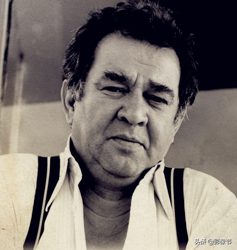 《瓦尔特保卫萨拉热窝》导演拒绝救援，最终死于萨拉热窝围困