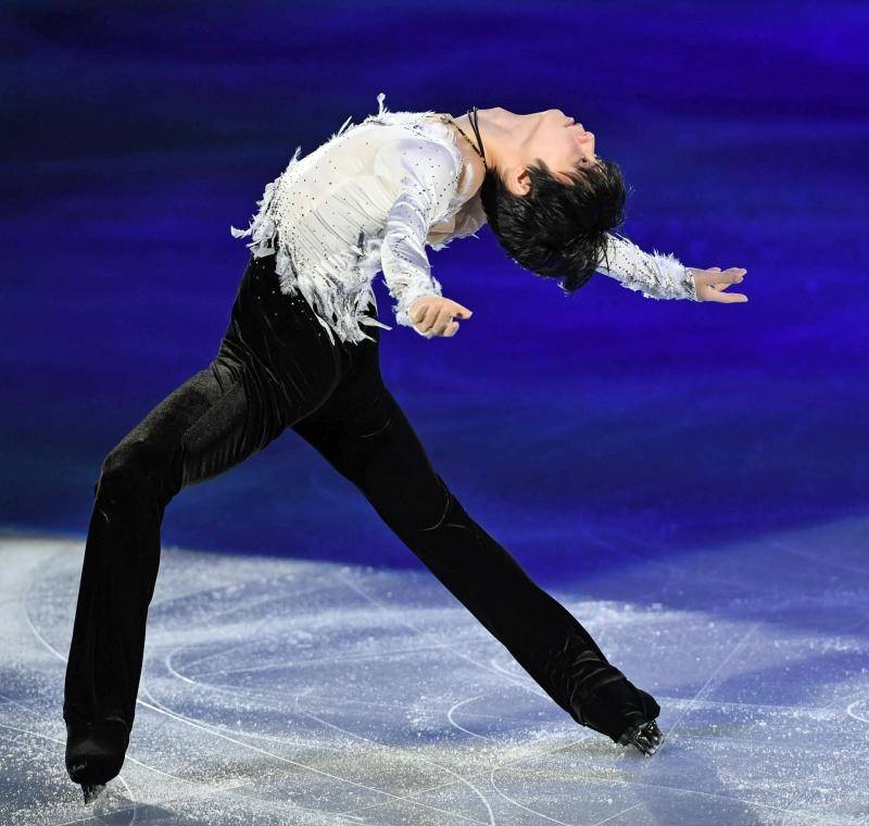 羽生结弦的绝美滑冰照片可保存,羽生结弦冰上唯美绘画
