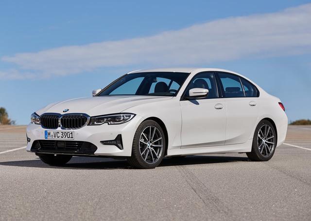 宝马3系为什么卖那么贵,宝马3系320li2.0t手自一体8挡变速