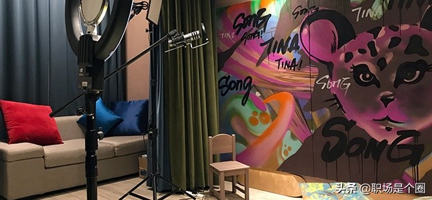 李佳琦直播一天能赚多少钱,李佳琦直播带货能赚多少钱