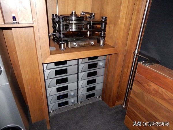 一切都是“最好的”：山谷里的AV乐园