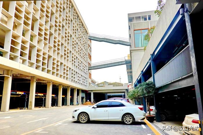 闹市中又一处年轻人文创新乐园——“大智*界无**·空中小镇”