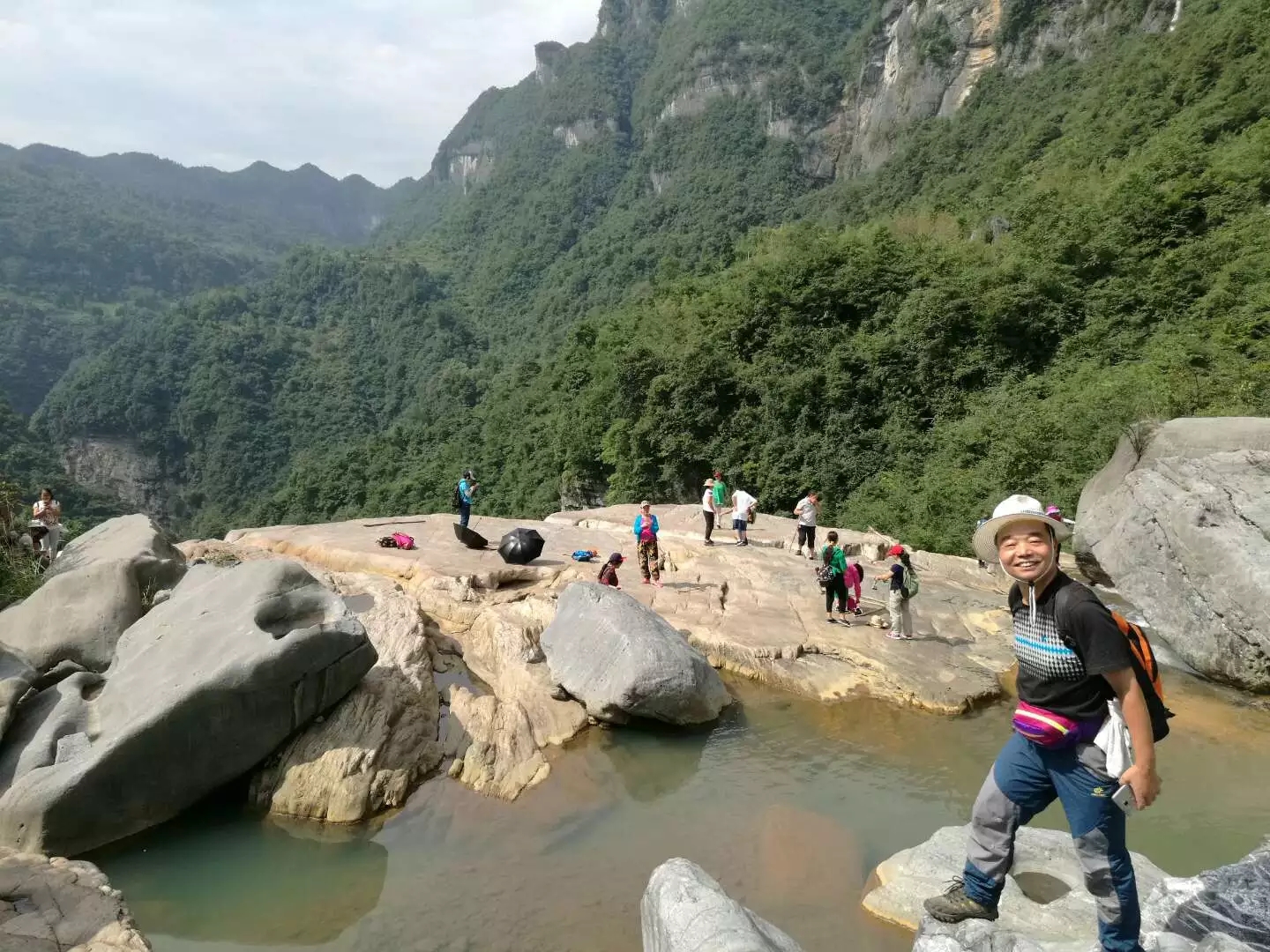 西漂湾瀑布群,建始西漂湾瀑布群