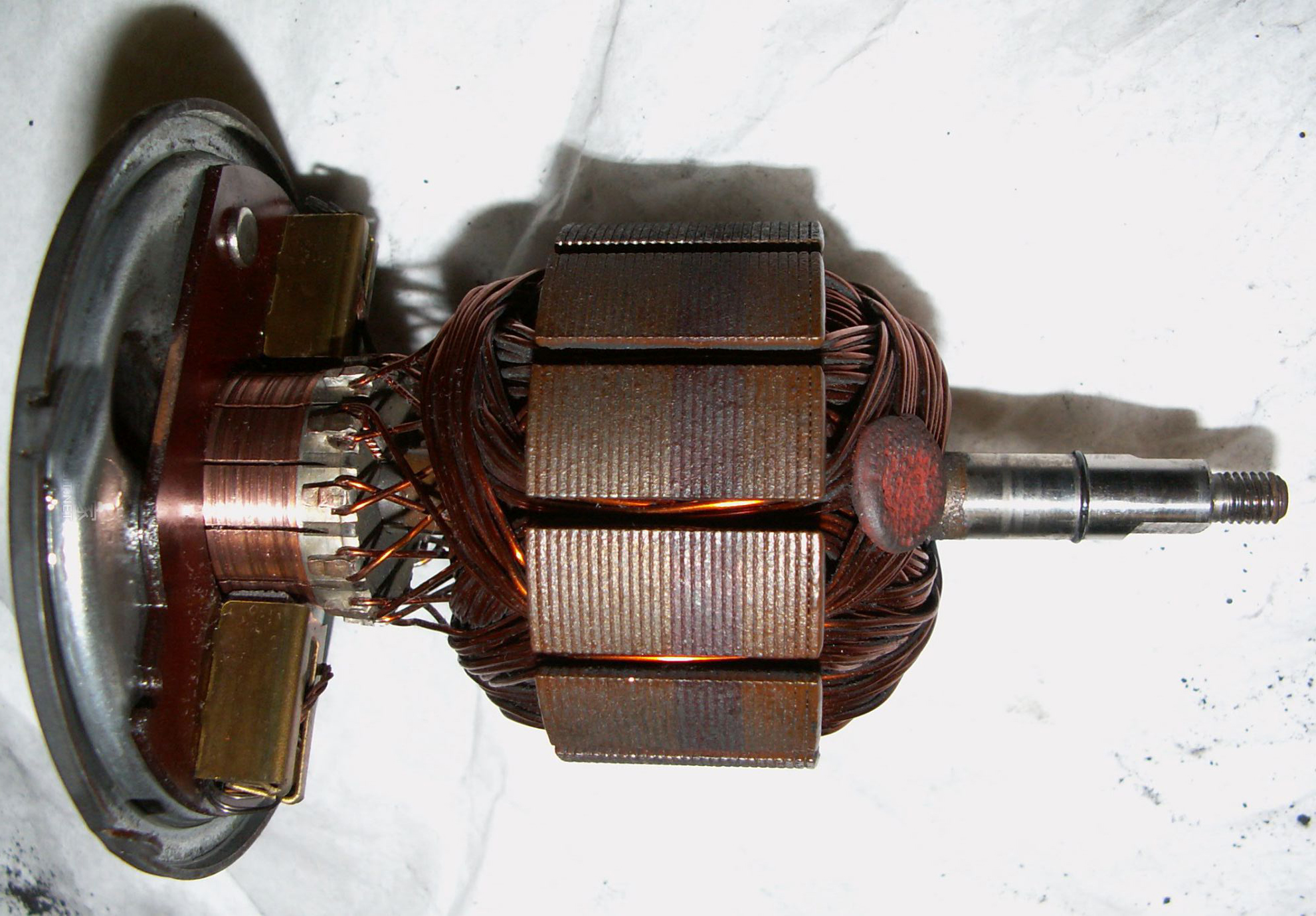 轿车散热风扇不转导致开锅,汽车散热器开锅怎么解决