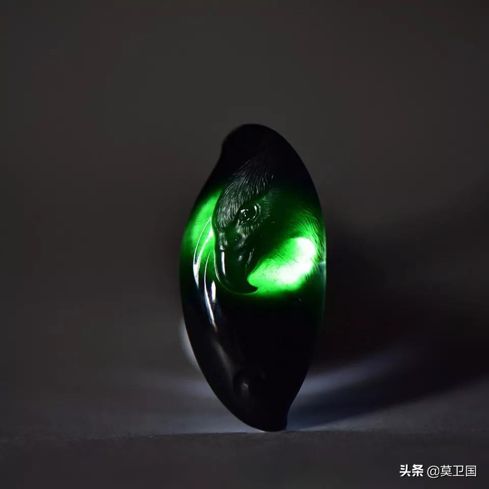 墨翠和墨玉原石怎么区分,黑色岫玉和墨翠怎么分辨真假