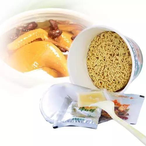 父母看儿子带了100个包子！留学生笑而不语：你是没见过我爸妈……