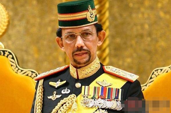 文莱国王7000辆豪车,文莱国王黄金劳斯莱斯