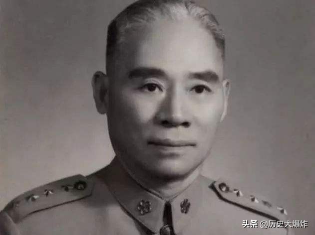 他是老蒋的托孤大臣，因私仇制造“皖南事变”，西安事变按兵不动