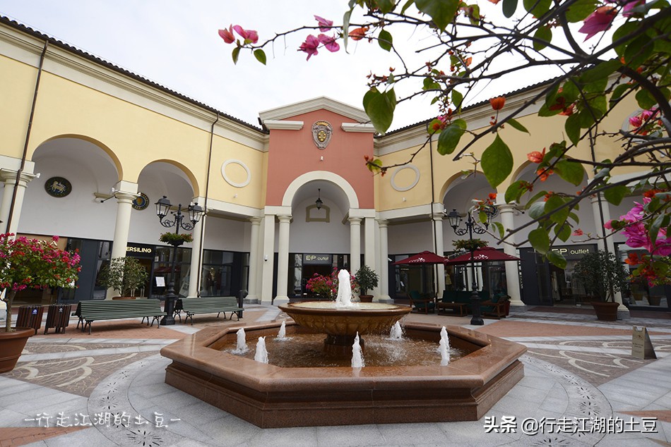 上海佛罗伦萨小镇,奥特莱斯世界名品购物中心,中国奢侈品领导者